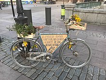 https://upload.wikimedia.org/wikipedia/commons/thumb/6/6d/Old_town_Stockholm_the_bike_of_Greta.jpeg/220px-Old_town_Stockholm_the_bike_of_Greta.jpeg